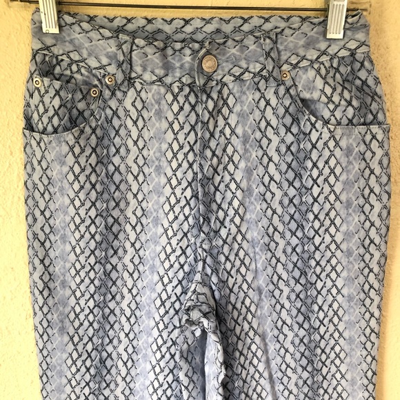 Newport News Jeanology High Rise Print Blue Pants 6T 33” Long - Picture 3 of 7